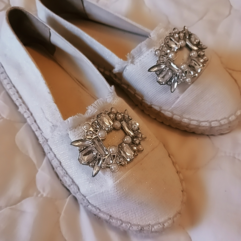 { MARC FISHER SHOES}